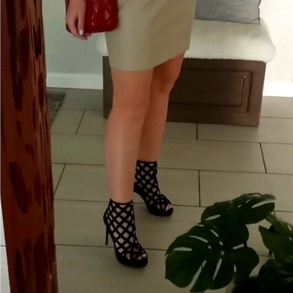 Burberry cage open toe heels size38 - Picture 8 of 8